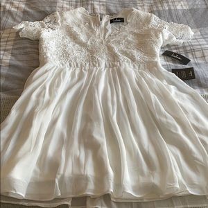 Lulu’s White Dress, size XL, brand new